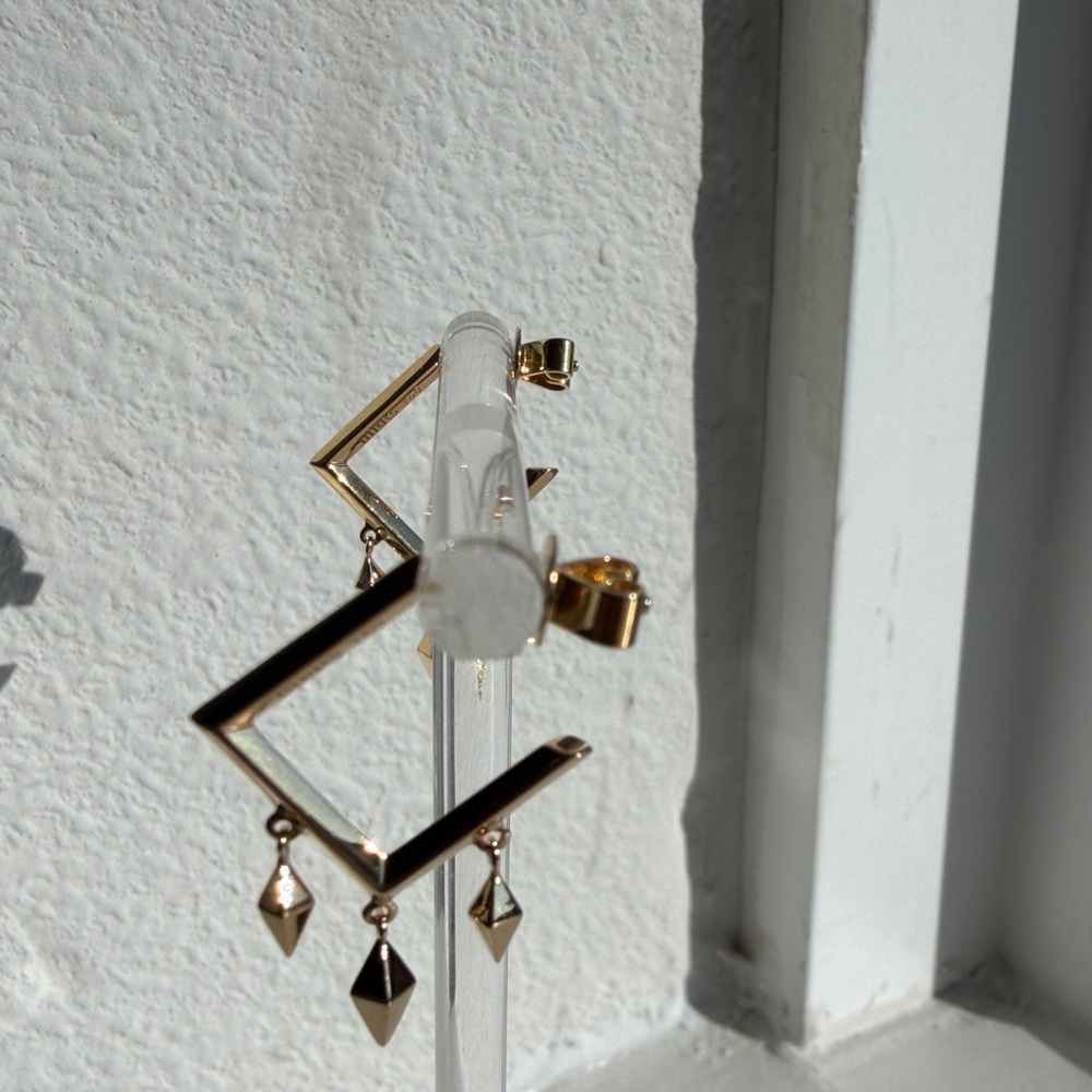 Maison Birks 18K Yellow Gold Geometric Drop Earrings - Picture 7 of 10